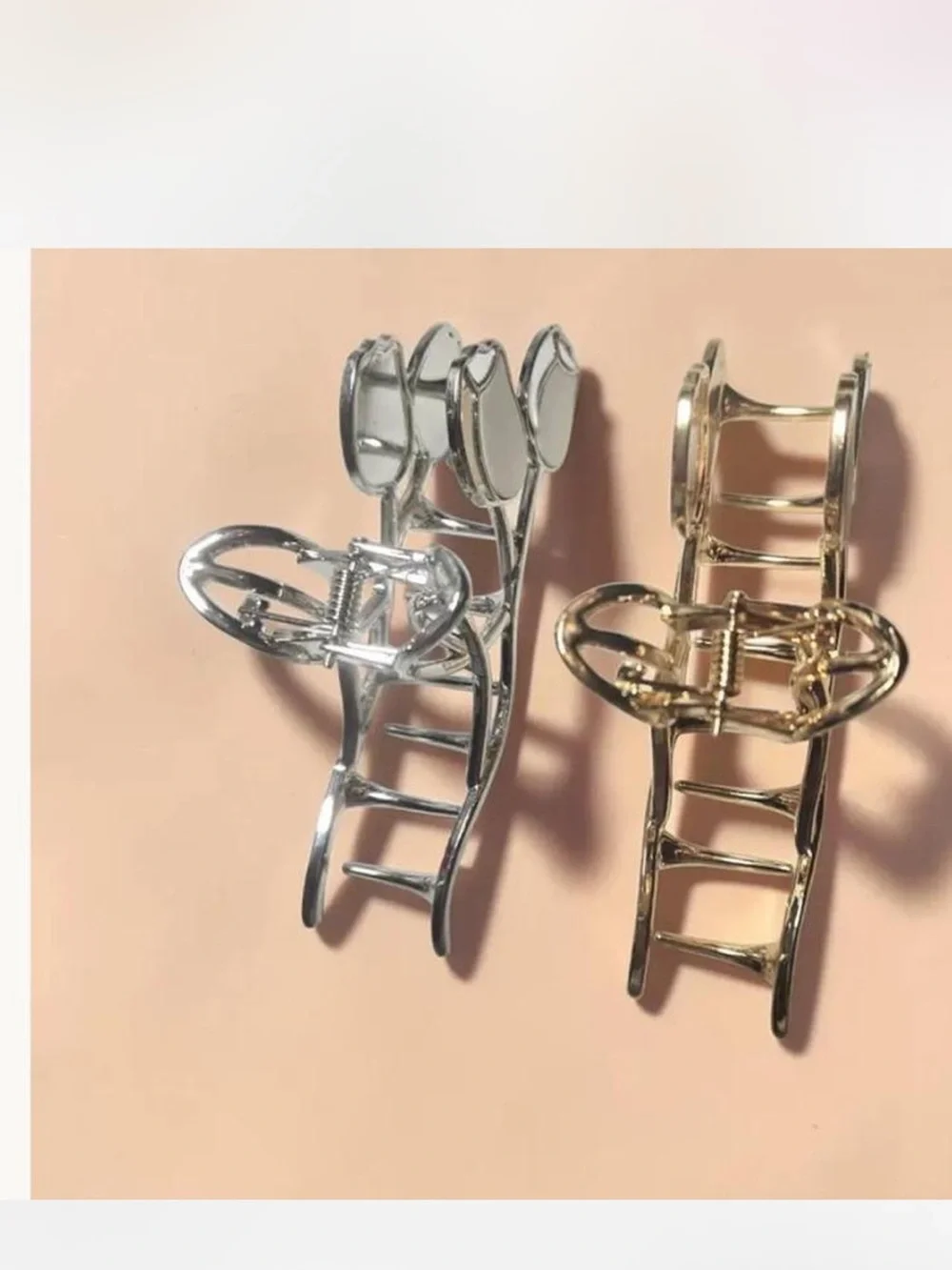 Brand New  Piper K tulips flowers 2-Pack Hair Claw Clip, 5 inches, gold/Silver